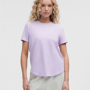 Love Curved-Hem Crewneck T-shirt Lululemon - Lavender Frost - 6